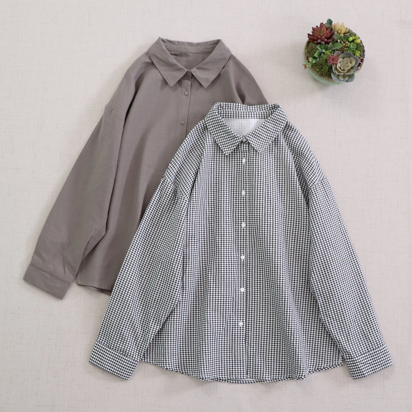 Japanese Vintage Mori Girl Plaid 100% Cotton Shirts Women Autumn New Turn Down Collar Long Sleeve Casual Loose Blouse Tops
Japanese Vintage Mori Girl Plaid 100% Cotton Shirts Women Autumn New Turn Down Collar Long Sleeve Casual Loose Blouse Tops