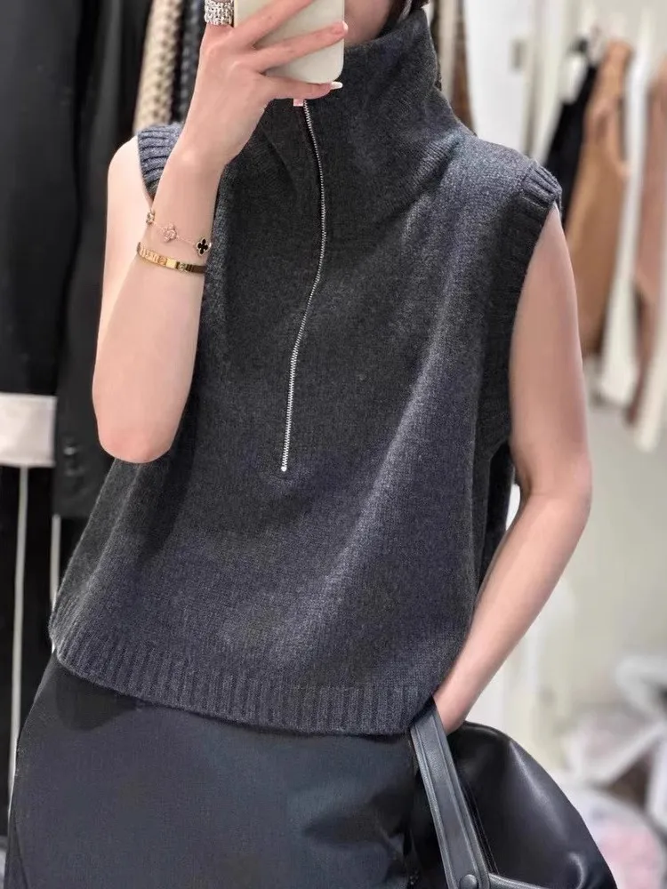 Oule Woolen Vest Women's Sleeveless High Collar Zipper Design Double Layer Autumn Winter Fashion Commute Style Soft Wool Knit...
Oule Woolen Vest Women's Sleeveless High Collar Zipper Design Double Layer Autumn Winter Fashion Commute Style Soft Wool Knit...