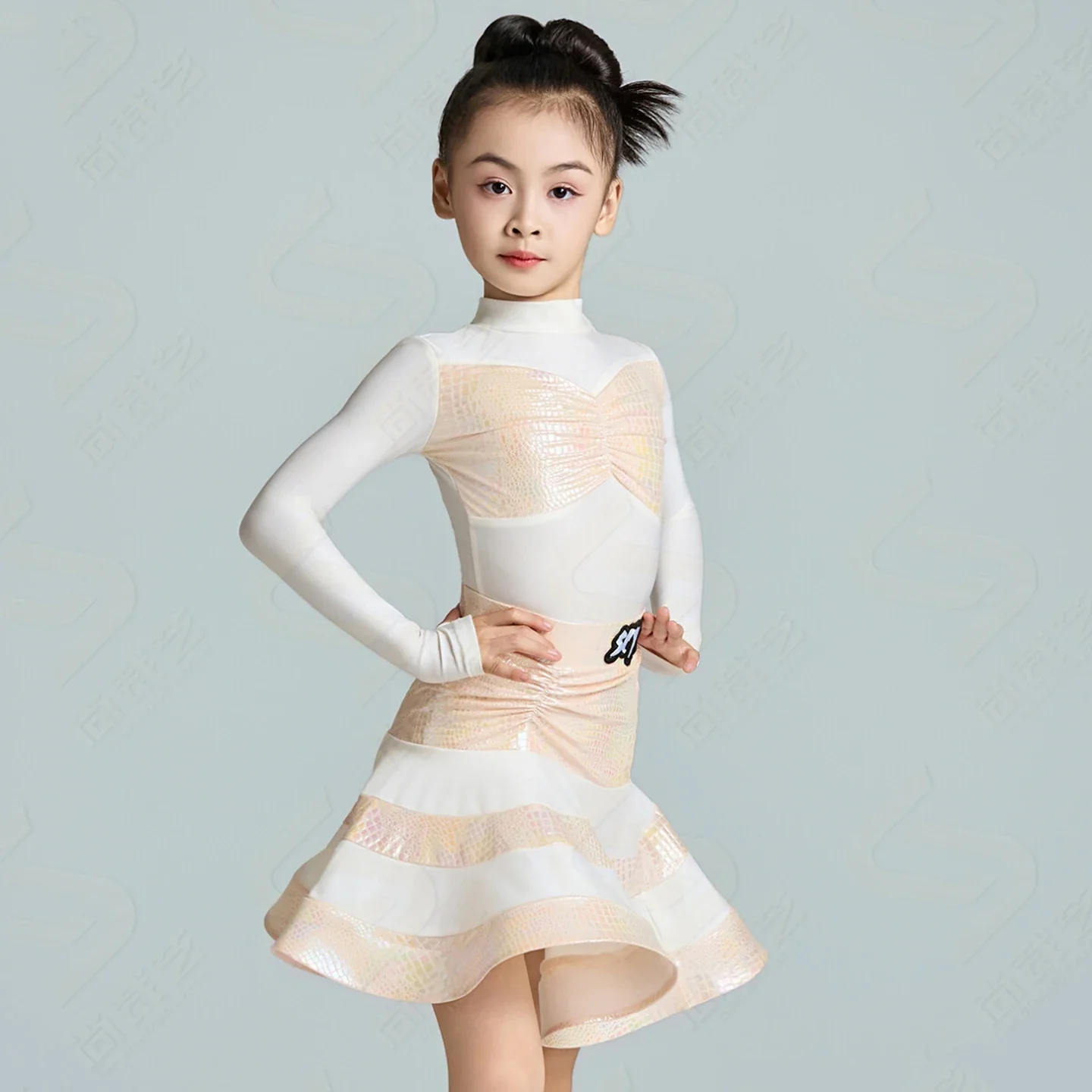 Детская одежда для латинских танцев, новинка зимы 2025 года, тренировочный костюм, платье с длинными рукавами, костюм для танцев RUmba Cha Cha
Детская одежда для латинских танцев, новинка зимы 2025 года, тренировочный костюм, платье с длинными рукавами, костюм для танцев RUmba Cha Cha