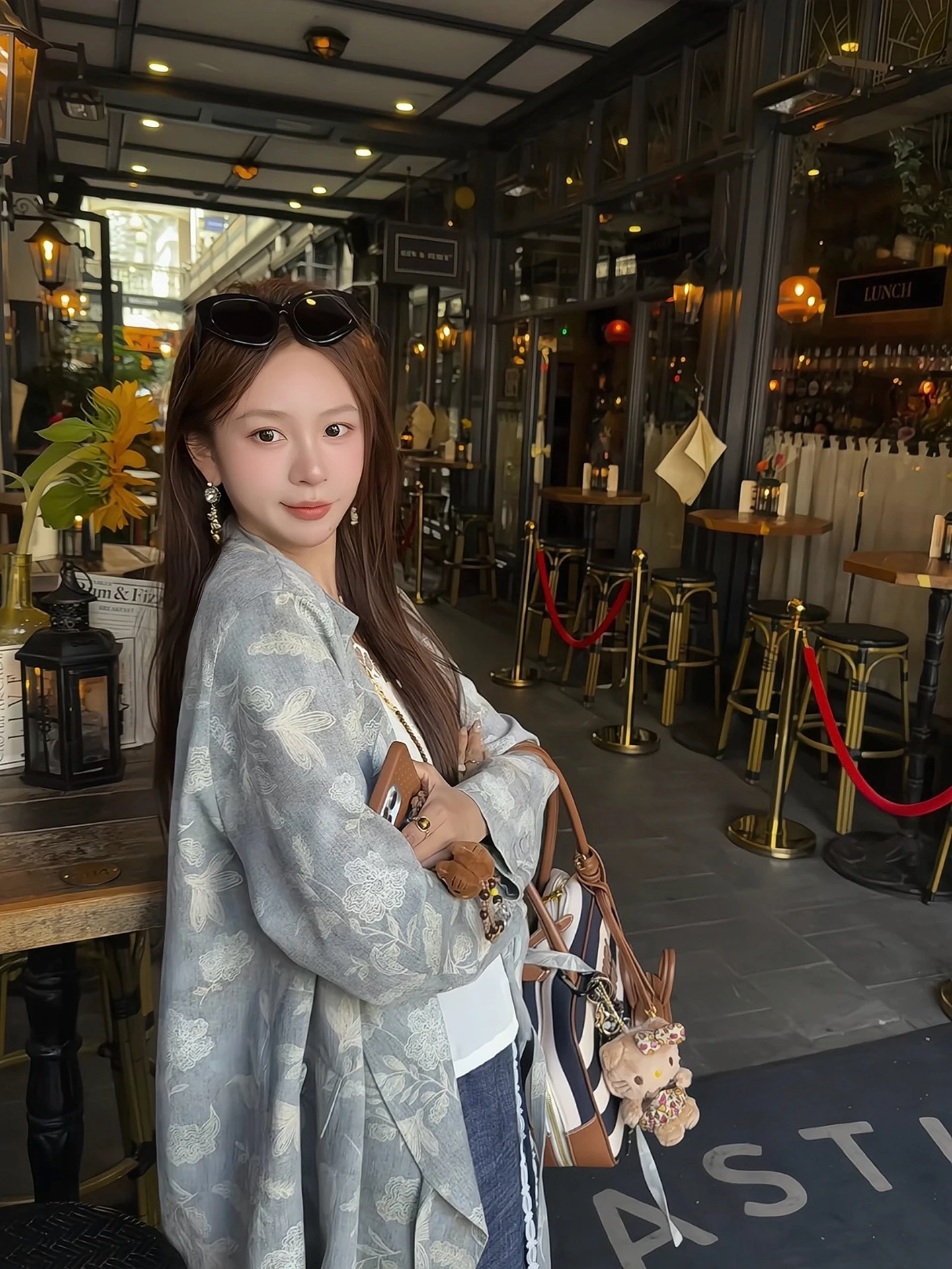 Свободная блузка синего цвета с принтом, повседневная офисная модная блузка для женщин, из нейлоновой ткани, с длинными рукавами, стандартной длины
Свободная блузка синего цвета с принтом, повседневная офисная модная блузка для женщин, из нейлоновой ткани, с длинными рукавами, стандартной длины