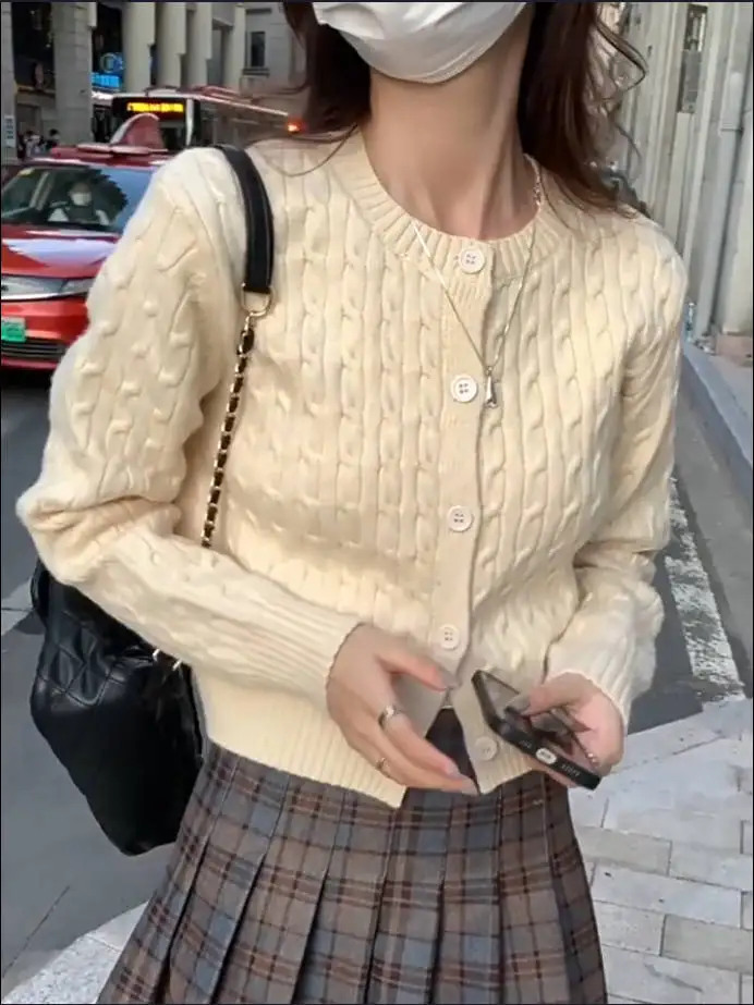 Вязаный свитер в стиле ретро, пальто для женщин, весна-осень, Luy Year Aosphere, красный вязаный открытый кардиган, топ на пуговицах, длинный све
Вязаный свитер в стиле ретро, пальто для женщин, весна-осень, Luy Year Aosphere, красный вязаный открытый кардиган, топ на пуговицах, длинный све