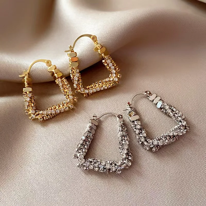 New Fashion Geometric Irregular Micro Set Zircon Metal Earring for Women Luxury High Quality Wedding Party Jewerly Birthday Gift
New Fashion Geometric Irregular Micro Set Zircon Metal Earring for Women Luxury High Quality Wedding Party Jewerly Birthday Gift