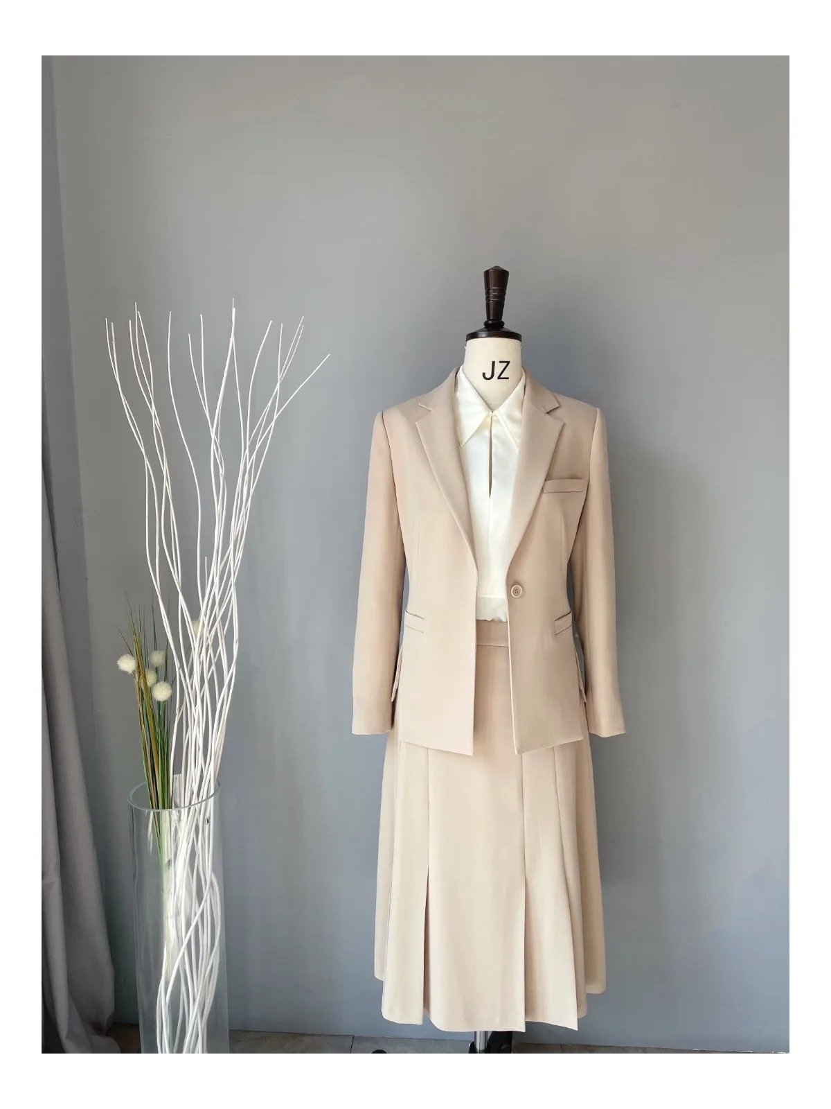 Classic Fashion Two-Piece Set Skirt High-End Three Acetate Elegant Student Work Uniform Spring Season Four Seasons
Classic Fashion Two-Piece Set Skirt High-End Three Acetate Elegant Student Work Uniform Spring Season Four Seasons
