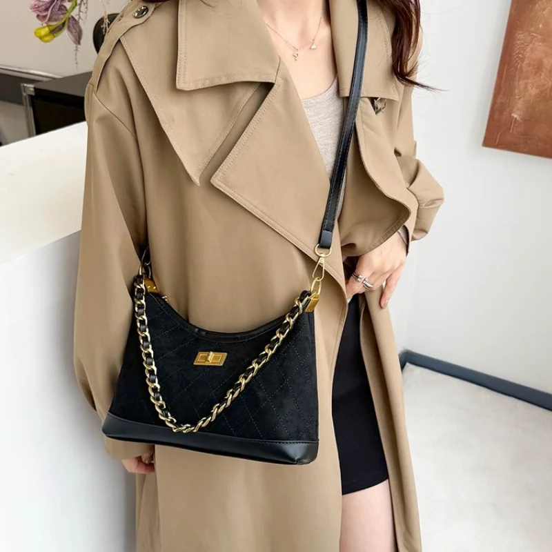 Women's Elegant Tote Bag Designer Inspired Leather Shopping Bag
Women's Elegant Tote Bag Designer Inspired Leather Shopping Bag