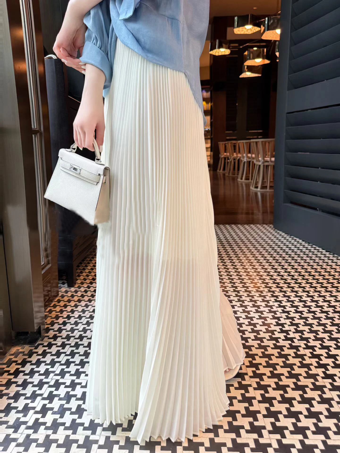 Romantic Draping Accordion Pleat Slim Fit Midi Skirt Women's Polyester Fiber Non-Stretch Elastic Waist Gauze Skirt
Romantic Draping Accordion Pleat Slim Fit Midi Skirt Women's Polyester Fiber Non-Stretch Elastic Waist Gauze Skirt