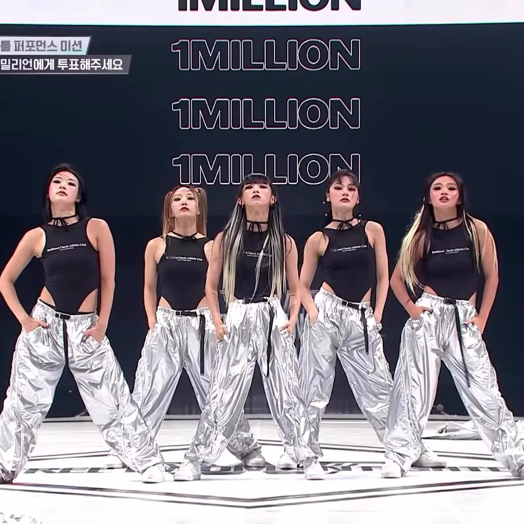 New Women's Jazz Dance Hip Hop Korean Dance Long Sleeve Shiny Silver Performance Street Dance Outfit Stage Costume Set
New Women's Jazz Dance Hip Hop Korean Dance Long Sleeve Shiny Silver Performance Street Dance Outfit Stage Costume Set