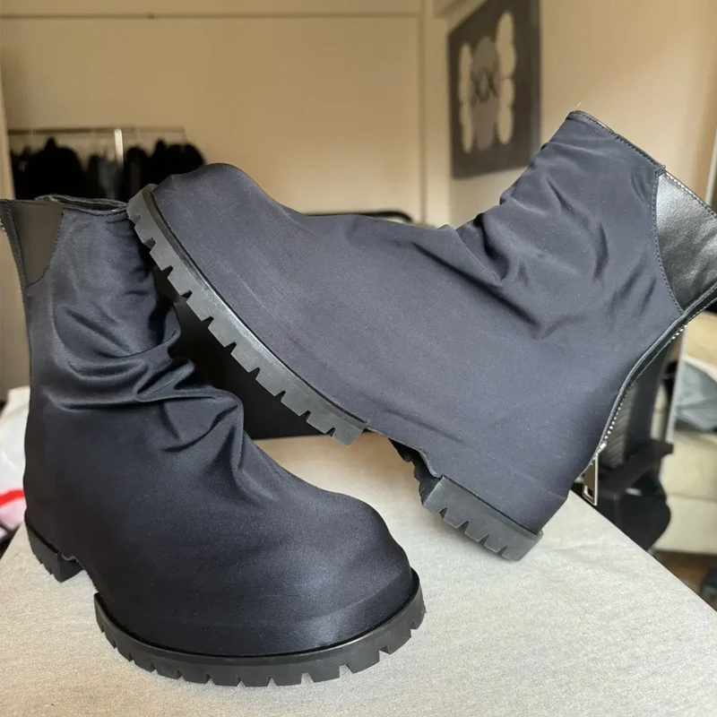 Dark Blue Satin Rear Zipper Platform Pleated Ankle Boots Man Winter 2026 Round Toe Thick Sole Ruched Chunky Heels Short Boots
Dark Blue Satin Rear Zipper Platform Pleated Ankle Boots Man Winter 2026 Round Toe Thick Sole Ruched Chunky Heels Short Boots
