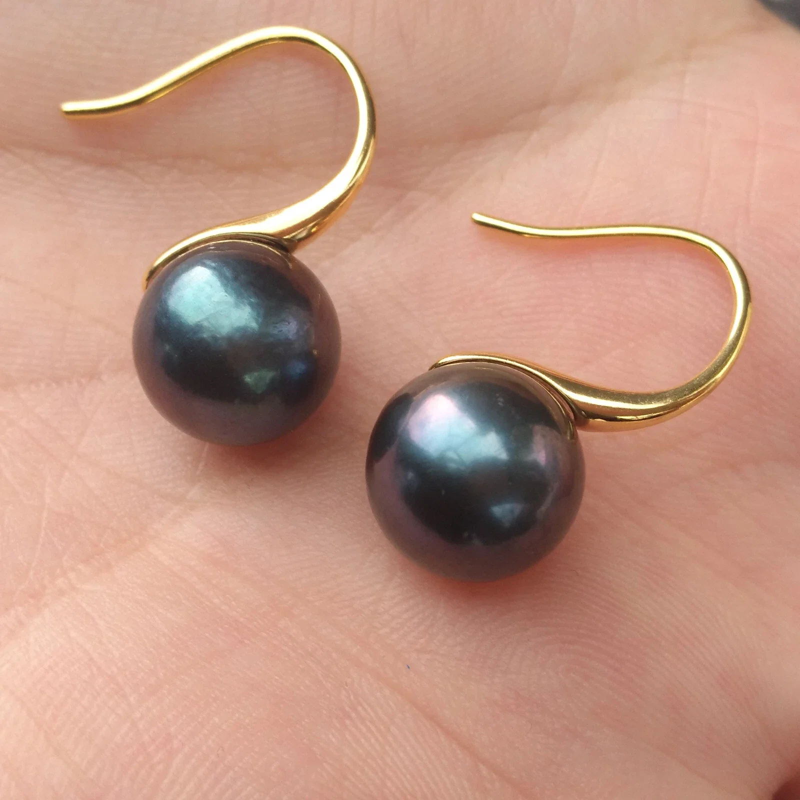 Classic Earrings AAA 9-10mm 10-11mm Natural South Sea Black Round Pearl Earrings 925s
Classic Earrings AAA 9-10mm 10-11mm Natural South Sea Black Round Pearl Earrings 925s