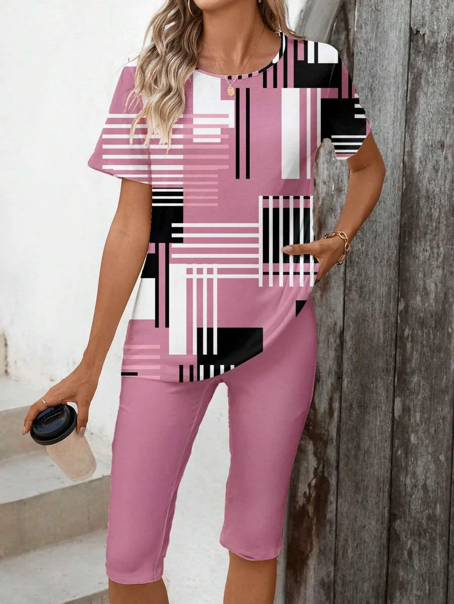 Women's Spring and Summer Fashion Striped Print Casual Short-Sleeved T-Shirt + Shorts Two-Piece Set
Women's Spring and Summer Fashion Striped Print Casual Short-Sleeved T-Shirt + Shorts Two-Piece Set
