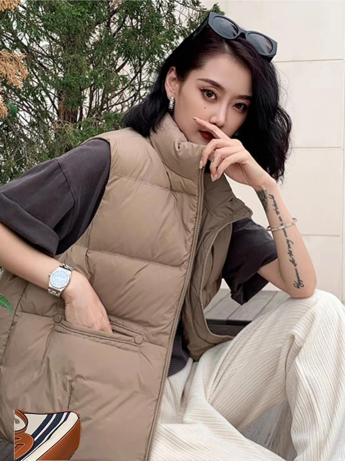 Loose Fit White Du down Vest Casual Sle Spring Autumn New Model Embellied with Ram's Nails Salt Or Sweet Sle Polyeste...
Loose Fit White Du down Vest Casual Sle Spring Autumn New Model Embellied with Ram's Nails Salt Or Sweet Sle Polyeste...