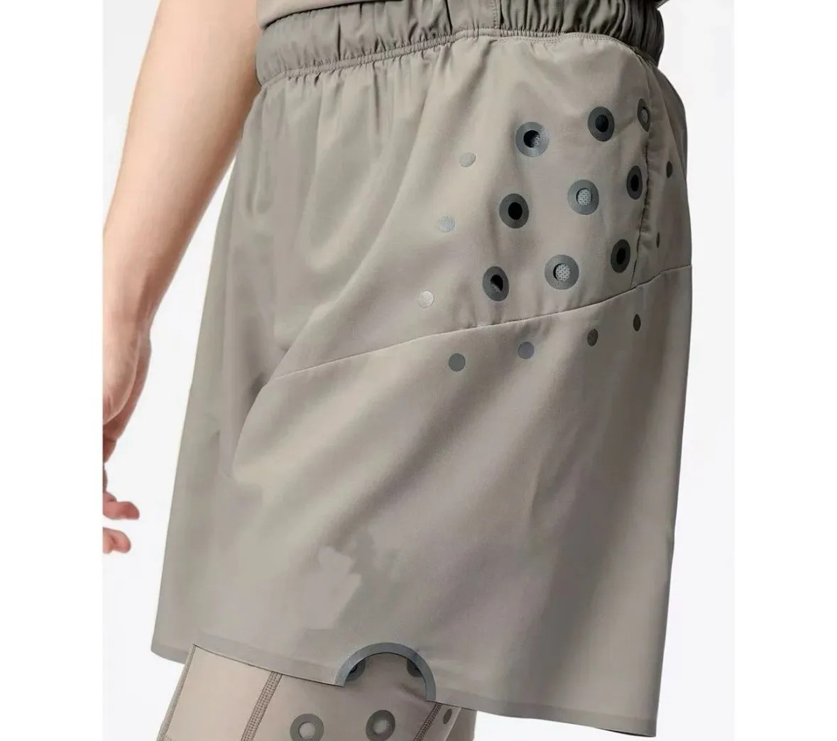 GDW Outdoor Function Anti-tear and Water-splashing Loose Casual Sports Shorts
GDW Outdoor Function Anti-tear and Water-splashing Loose Casual Sports Shorts