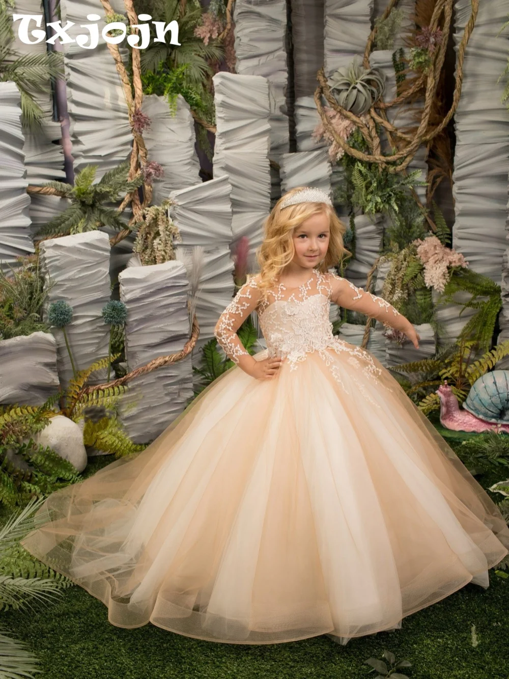 New Arrival Kids Lace Appliques Princess Gown Dancing Performance Wear Elegant Long Sleeve Girls Dresses For Wedding 2-14Y
New Arrival Kids Lace Appliques Princess Gown Dancing Performance Wear Elegant Long Sleeve Girls Dresses For Wedding 2-14Y