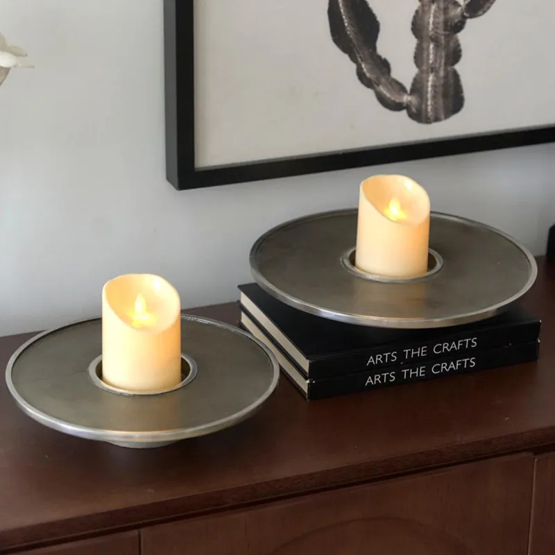Indian jewelry aluminum gray candlestick model room B & B new Chinese retro atmosphere candlestick decoration ornament
Indian jewelry aluminum gray candlestick model room B & B new Chinese retro atmosphere candlestick decoration ornament