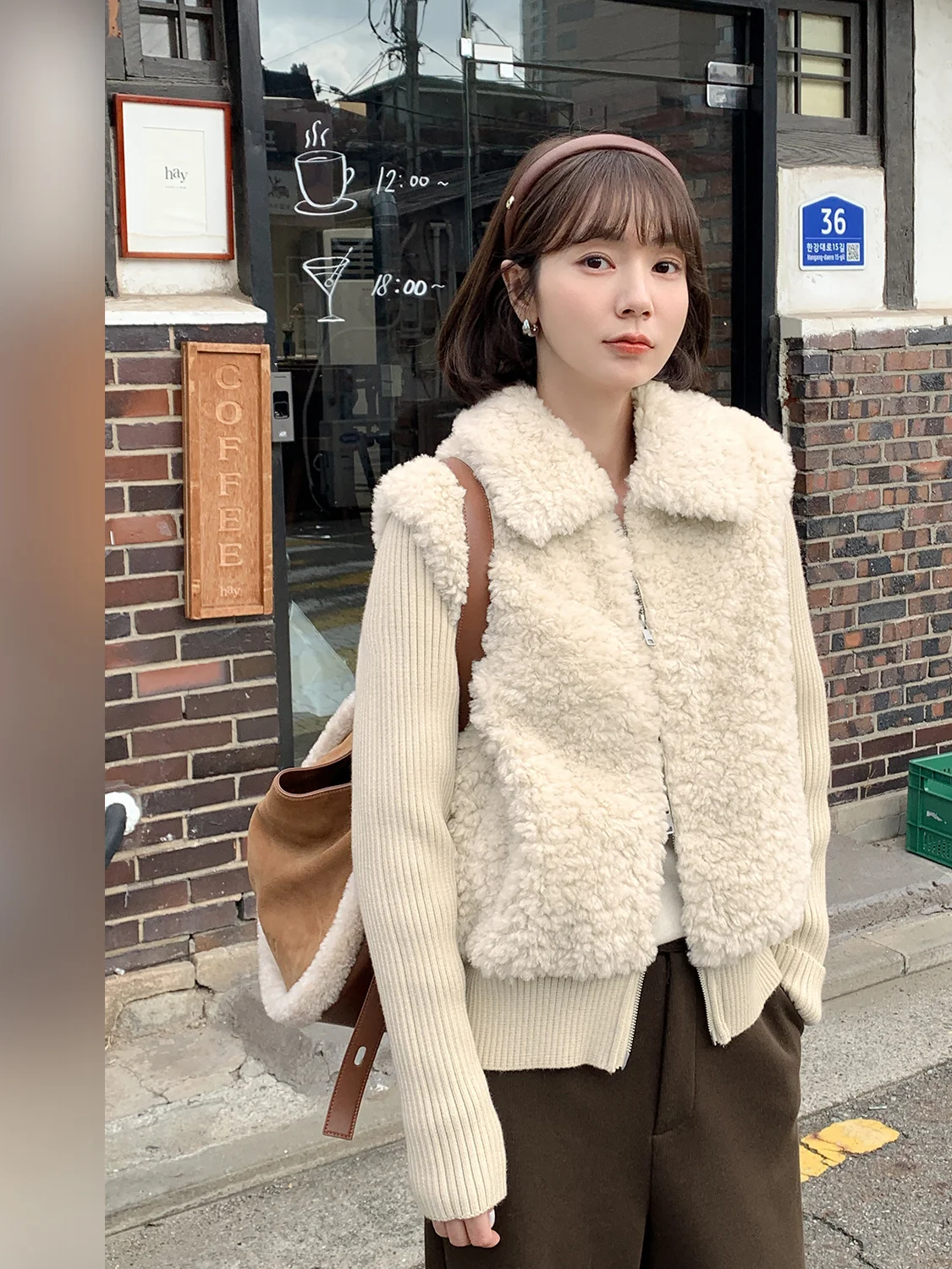 Женская вязаная куртка Ferrara 2025 Осень-Зима из искусственного меха под овчину, повседневная, из полиэфирного волокна, легкая в уходе, на молнии
Женская вязаная куртка Ferrara 2025 Осень-Зима из искусственного меха под овчину, повседневная, из полиэфирного волокна, легкая в уходе, на молнии