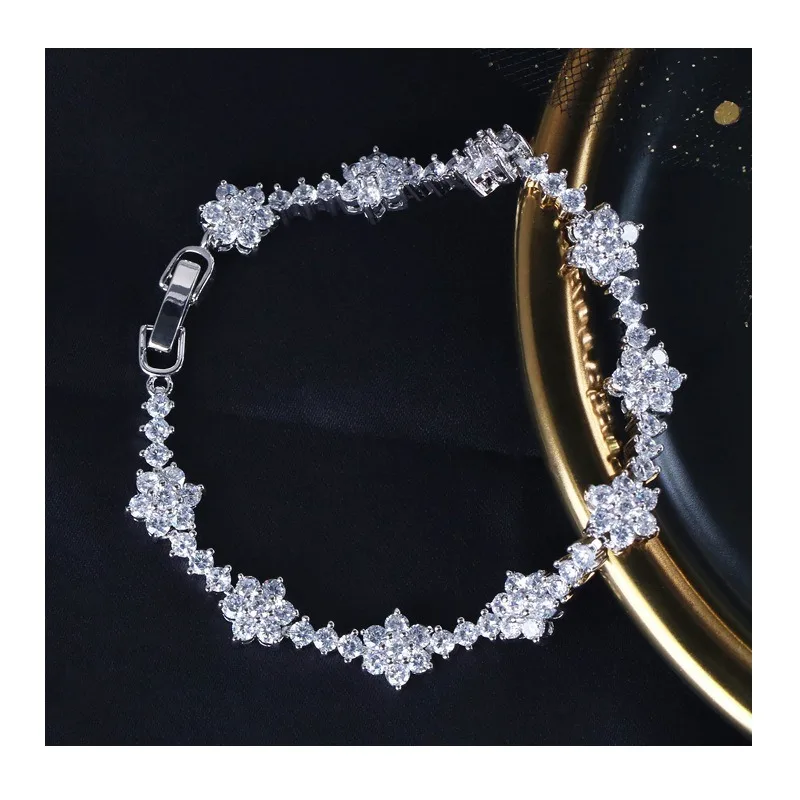 New Fashion Hipster Accessories Women's Creative Bracelet Simple Copper Zircon Flower Bracelet
New Fashion Hipster Accessories Women's Creative Bracelet Simple Copper Zircon Flower Bracelet