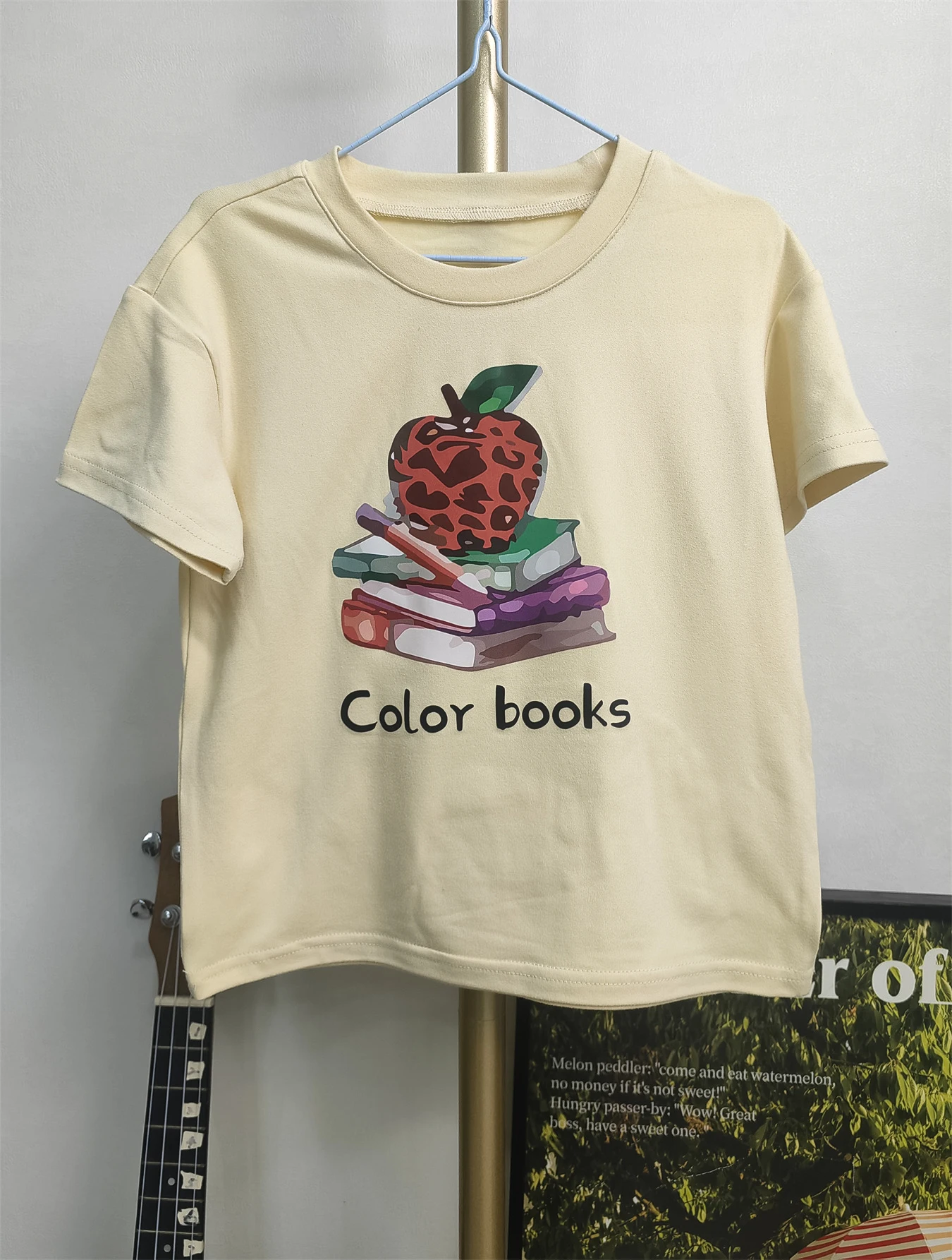 Летняя повседневная футболка с круглым вырезом и короткими рукавами, горячее тиснение, модный и модный топ с героями мультфильмов
Летняя повседневная футболка с круглым вырезом и короткими рукавами, горячее тиснение, модный и модный топ с героями мультфильмов