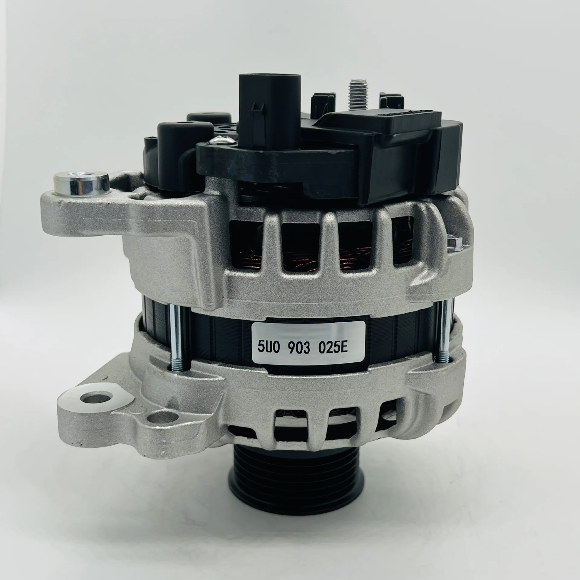 0289030253 028903025A 030903023JX The generator is suitable for Volkswagen Audi
0289030253 028903025A 030903023JX The generator is suitable for Volkswagen Audi