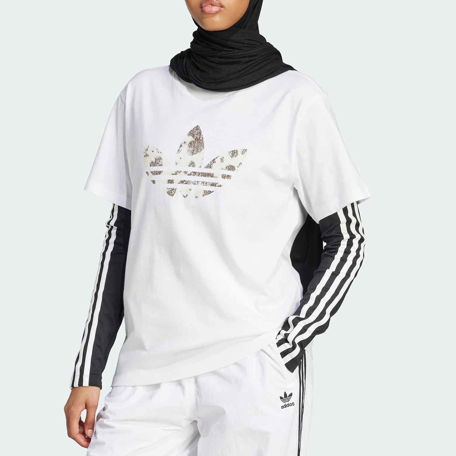Adidas genuine Three Stripes Women's Knitted Sports Pullover T-shirt KA2685
Adidas genuine Three Stripes Women's Knitted Sports Pullover T-shirt KA2685