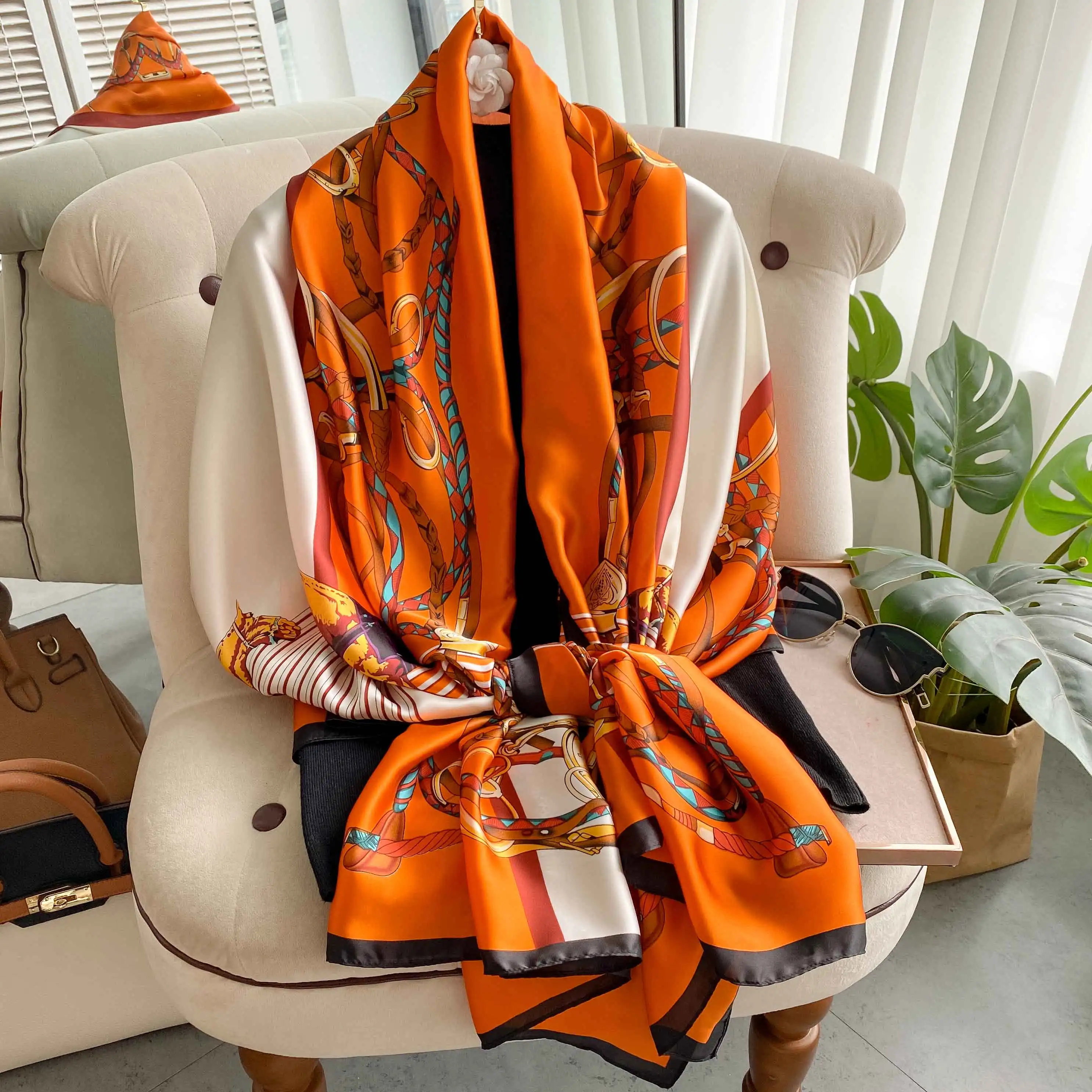 Новый 180*90 см модный шелковый шарф Scarftop повязки на голову женский винтажный шарф для волос Four Seasons хиджаб платок бандана Femme платок
Новый 180*90 см модный шелковый шарф Scarftop повязки на голову женский винтажный шарф для волос Four Seasons хиджаб платок бандана Femme платок