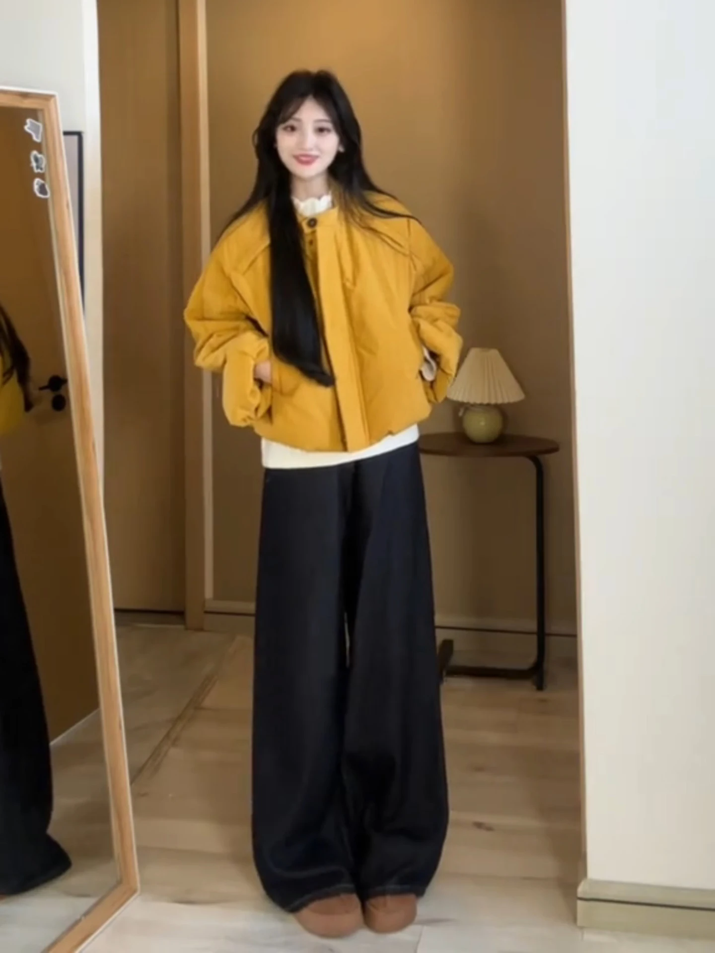 Korean Style round Neck Flower Bud Sleeve Short Thickened Cotton Jacket Women's Loose Warm Fashionable Unique Little Cotton Coat
Korean Style round Neck Flower Bud Sleeve Short Thickened Cotton Jacket Women's Loose Warm Fashionable Unique Little Cotton Coat