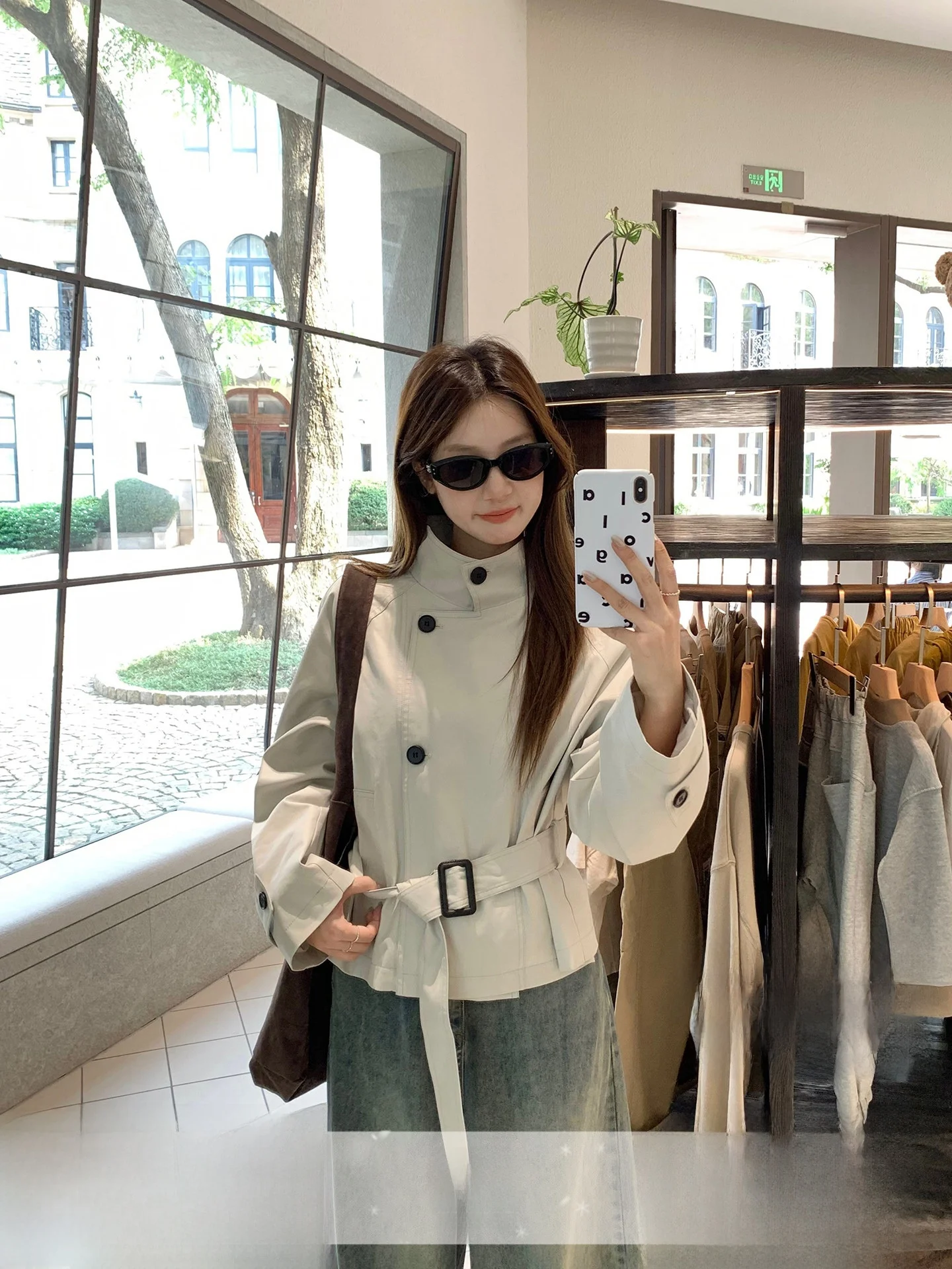 Women's ort Waist-Cinching Stand Collar Windbreaker Jaet Briti Sle Commute Versatile Loose Fit Meat Concealing Top
Women's ort Waist-Cinching Stand Collar Windbreaker Jaet Briti Sle Commute Versatile Loose Fit Meat Concealing Top