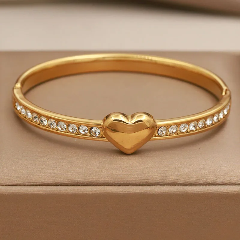 316L Classic Stainless Steel Crystal Heart Bracelet for Women Elegant Bangles Rust-proof Bangle Wrist Jewelry
316L Classic Stainless Steel Crystal Heart Bracelet for Women Elegant Bangles Rust-proof Bangle Wrist Jewelry