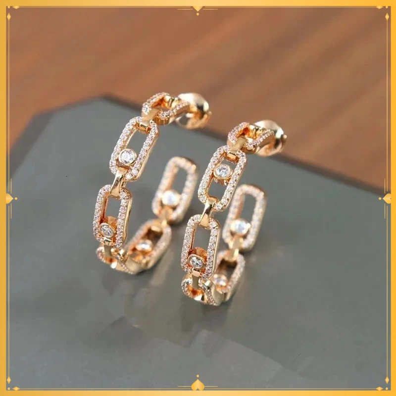 Designer Jewelry Exquisite Edition Fashionable Sliding Earrings for Women French Style Elegant High-end Hoop Earrings Studs
Designer Jewelry Exquisite Edition Fashionable Sliding Earrings for Women French Style Elegant High-end Hoop Earrings Studs