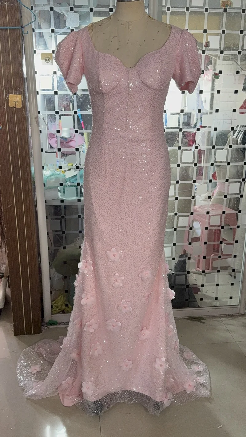 Customized Light Pink Sequins Lace Puff Sleeve Flowers Court Train Evening Dresses Woman
Customized Light Pink Sequins Lace Puff Sleeve Flowers Court Train Evening Dresses Woman