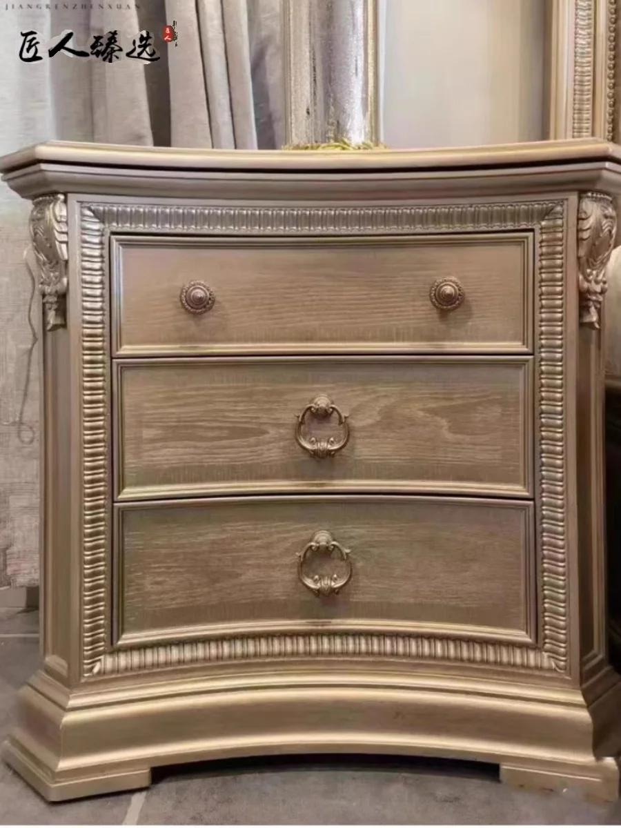 American ART furniture Zhuyuan solid wood bedside table locker French retro old solid wood carving flower bedside table
American ART furniture Zhuyuan solid wood bedside table locker French retro old solid wood carving flower bedside table