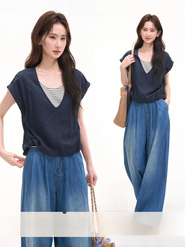 Simple Elegant V-Neck Short Sleeve Shirt Women's Summer Top Fake Two-Piece Design Casual Loose Fit Polyester Fiber Shirt
Simple Elegant V-Neck Short Sleeve Shirt Women's Summer Top Fake Two-Piece Design Casual Loose Fit Polyester Fiber Shirt