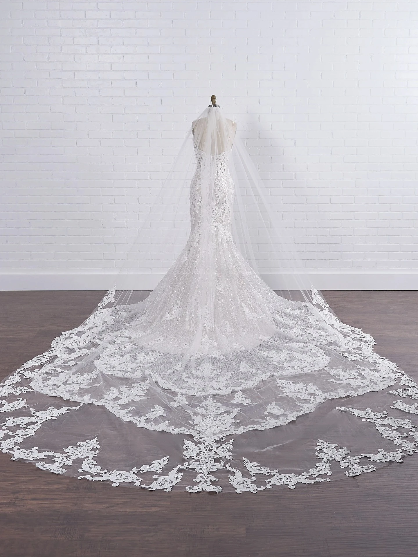 3M One Layer Wedding Veil With Comb White Lace Edge Bridal Veils Off White Appliqued Cathedral Wedding Velos De Novia
3M One Layer Wedding Veil With Comb White Lace Edge Bridal Veils Off White Appliqued Cathedral Wedding Velos De Novia
