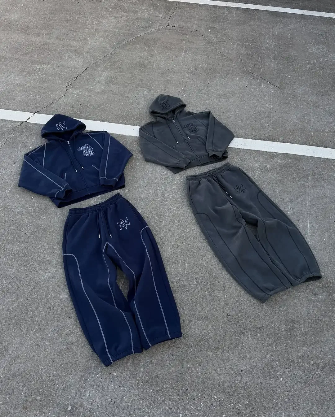American Retro Casual Y2k Zip Up Hoodies Sweatpants Two-piece Suits Men Clothing Streetwear Gothic Joggers Couples Sweatshirts
American Retro Casual Y2k Zip Up Hoodies Sweatpants Two-piece Suits Men Clothing Streetwear Gothic Joggers Couples Sweatshirts