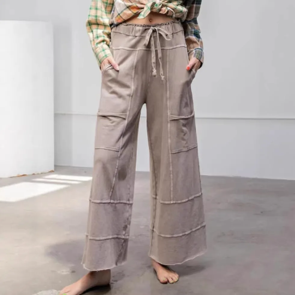 2026 Spring Summer New Womens Trend Loose Fashion Elegant Design Solid Color Sense Casual Straight Long Pants
2026 Spring Summer New Womens Trend Loose Fashion Elegant Design Solid Color Sense Casual Straight Long Pants