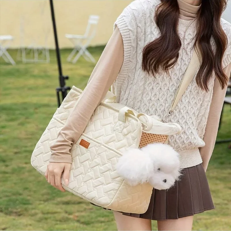 Pet cat dog tote bag, no escape, portable, multifunctional, large capacity, breathable, horizontal bag, portable soft bag
Pet cat dog tote bag, no escape, portable, multifunctional, large capacity, breathable, horizontal bag, portable soft bag