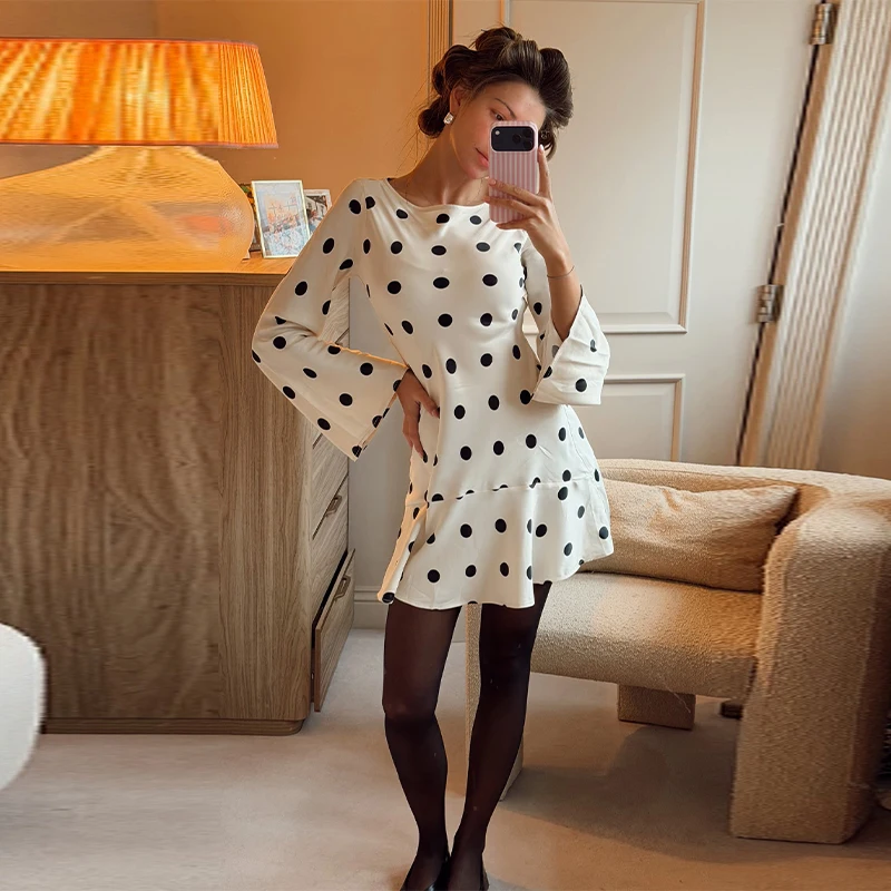 Ретро-платье в горошек с рюшами, элегантное весеннее мини-платье для женщин, стильное, очаровательное, повседневное, трендовое, винтажное
Ретро-платье в горошек с рюшами, элегантное весеннее мини-платье для женщин, стильное, очаровательное, повседневное, трендовое, винтажное