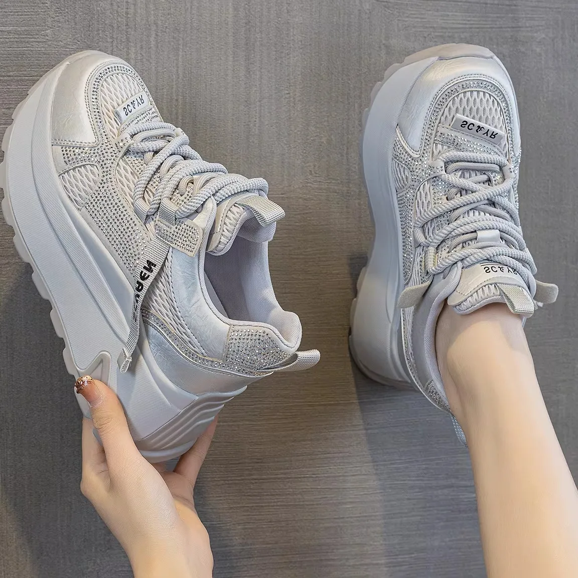 Women's Fashionable Thick Bottomed Genuine Leather Malcolm Shoes Low Top Casual Sneakers Breathable Mesh Lined Slip-On Shoes
Women's Fashionable Thick Bottomed Genuine Leather Malcolm Shoes Low Top Casual Sneakers Breathable Mesh Lined Slip-On Shoes