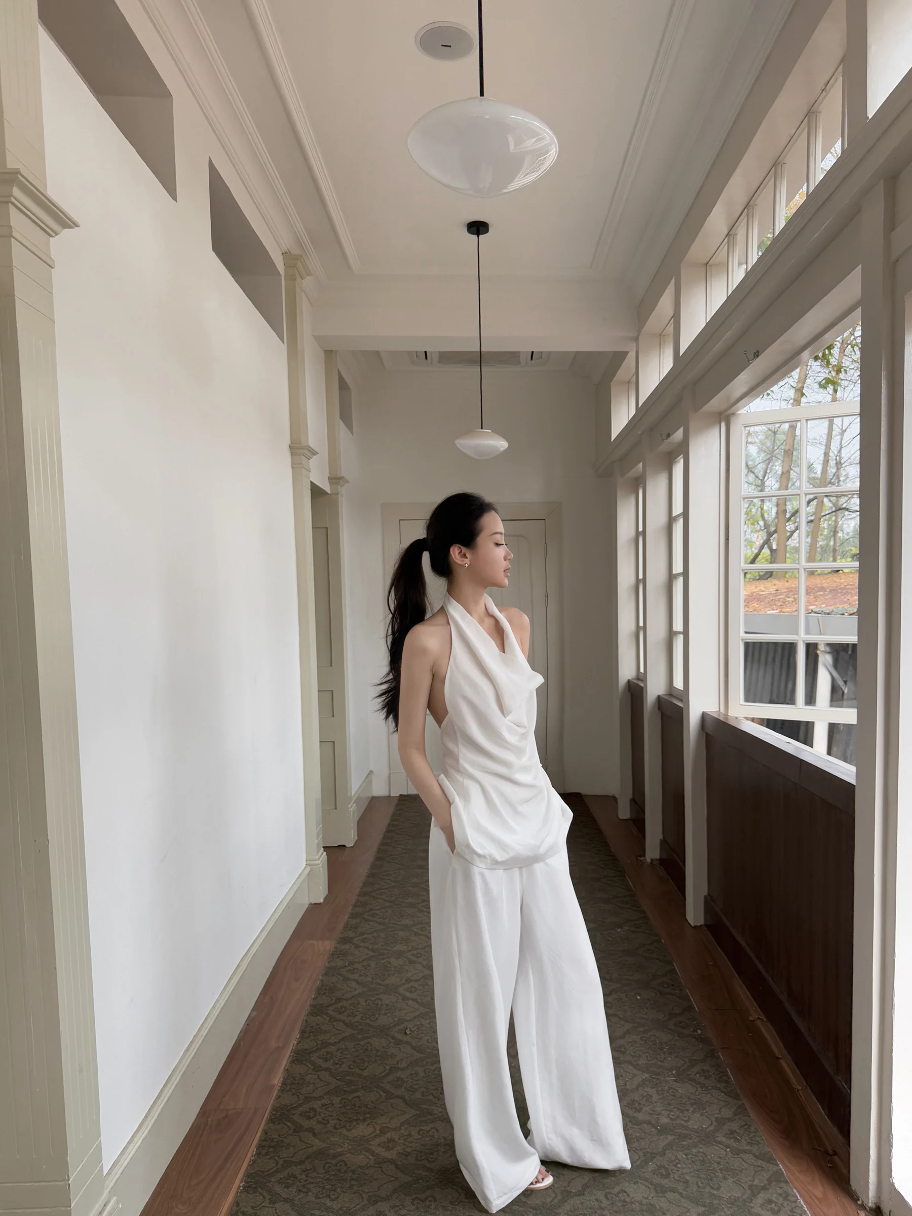 Легкий комплект из трех предметов 5werkwen Oxygen Bull: модные женские брюки с широкими штанинами и длинными брюками на бретелях
Легкий комплект из трех предметов 5werkwen Oxygen Bull: модные женские брюки с широкими штанинами и длинными брюками на бретелях