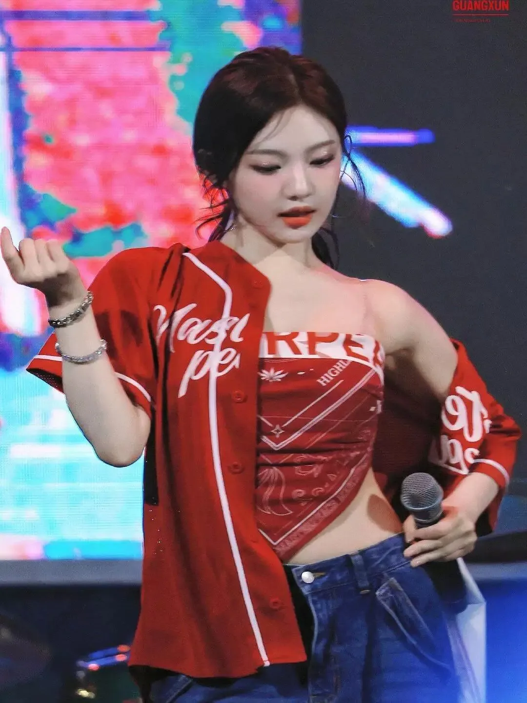 Liu Zhimin Kpop Female Group Performance Uniform Red Jazz Hip Hop Baseball Outfit Spring 2026 Stage Costume Ladies Fashion
Liu Zhimin Kpop Female Group Performance Uniform Red Jazz Hip Hop Baseball Outfit Spring 2026 Stage Costume Ladies Fashion