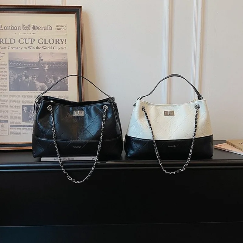Classic Vintage Diaper Bag Retro Original Leather Crossbody Handbag For Women Business Party Fashionable Chic
Classic Vintage Diaper Bag Retro Original Leather Crossbody Handbag For Women Business Party Fashionable Chic
