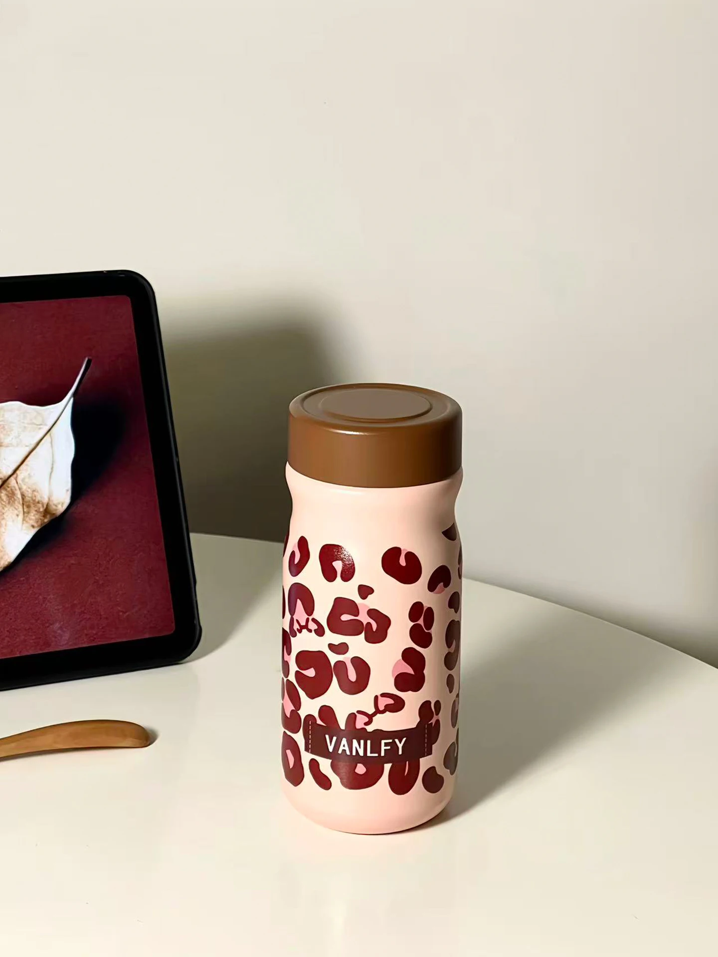Portable Stainless Steel Insulated Coffee Cup Small Pocket Size for Women High Aesthetic Value Beverage Thermos without Handle
Portable Stainless Steel Insulated Coffee Cup Small Pocket Size for Women High Aesthetic Value Beverage Thermos without Handle