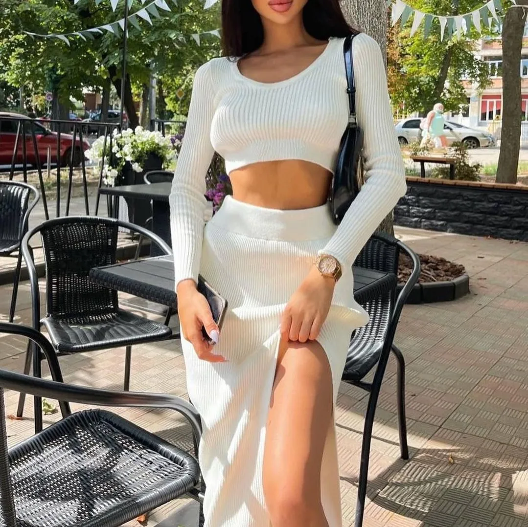 Fashionable Women's Two Piece Suit with Slit High Waist A-Line Skirt Commute Style Pure Color Mid-Length Skirt Ensemble
Fashionable Women's Two Piece Suit with Slit High Waist A-Line Skirt Commute Style Pure Color Mid-Length Skirt Ensemble