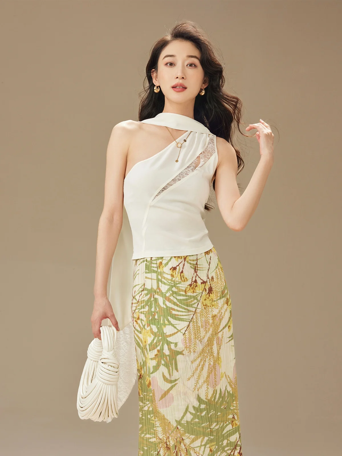 Asymmetric Lace Trim Neck Hanging Sash Slant Cut Acetate Vest Garbociaga Dragon Xi Er Casual Summer Outerwear Women's Vest
Asymmetric Lace Trim Neck Hanging Sash Slant Cut Acetate Vest Garbociaga Dragon Xi Er Casual Summer Outerwear Women's Vest