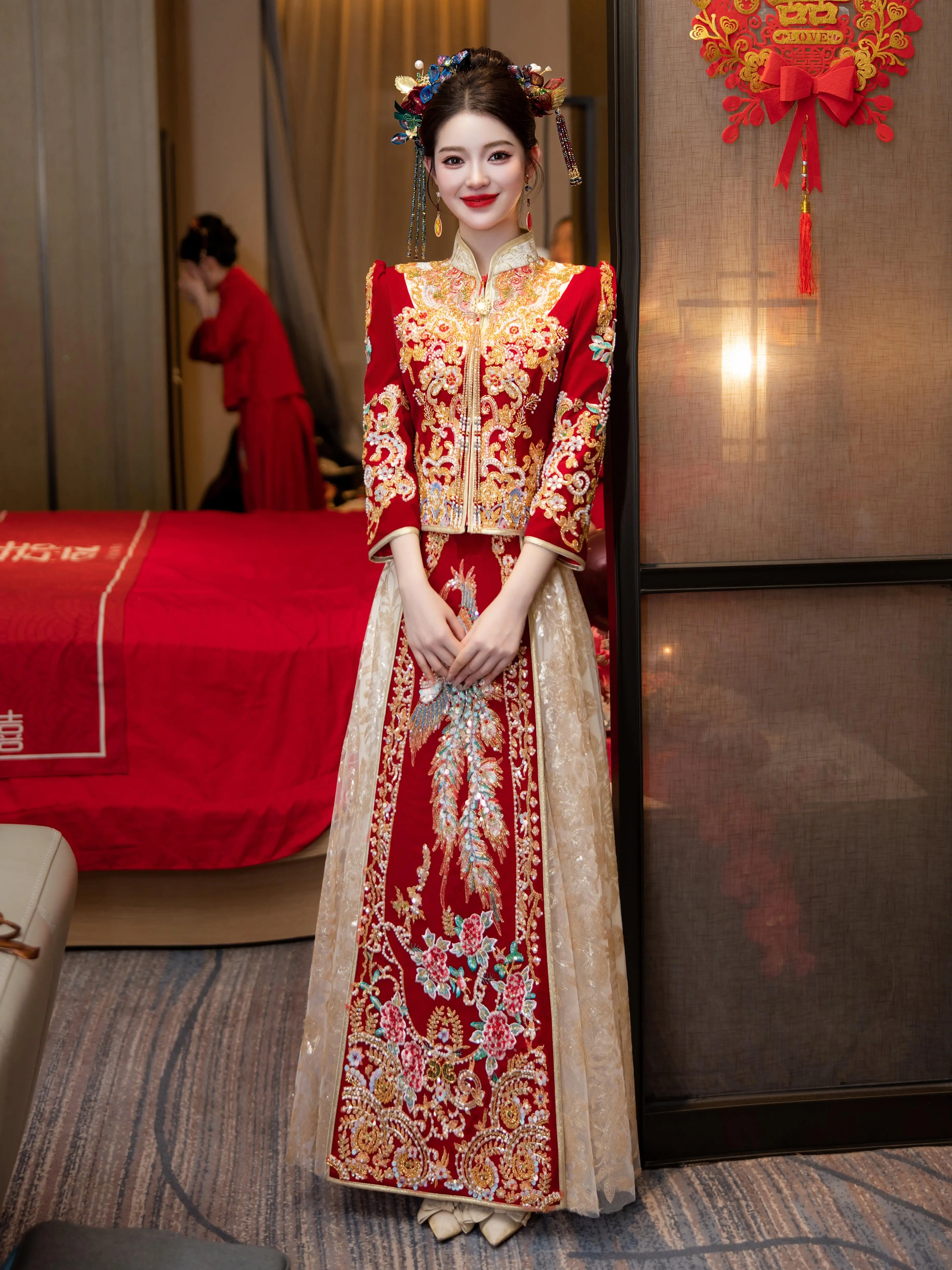 Бархатная одежда Xiuhe, новый свадебный высококачественный свадебный костюм цвета шампанского, китайский тост, костюм невесты
Бархатная одежда Xiuhe, новый свадебный высококачественный свадебный костюм цвета шампанского, китайский тост, костюм невесты