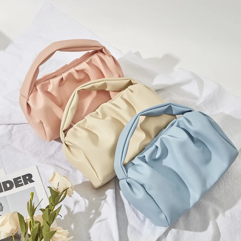 PU Leather Cloud-shaped Shoulder Bag Casual Solid Color Fashion Tote Cosmetic Bag Lightweight Waterproof Handbag for Daily Use
PU Leather Cloud-shaped Shoulder Bag Casual Solid Color Fashion Tote Cosmetic Bag Lightweight Waterproof Handbag for Daily Use