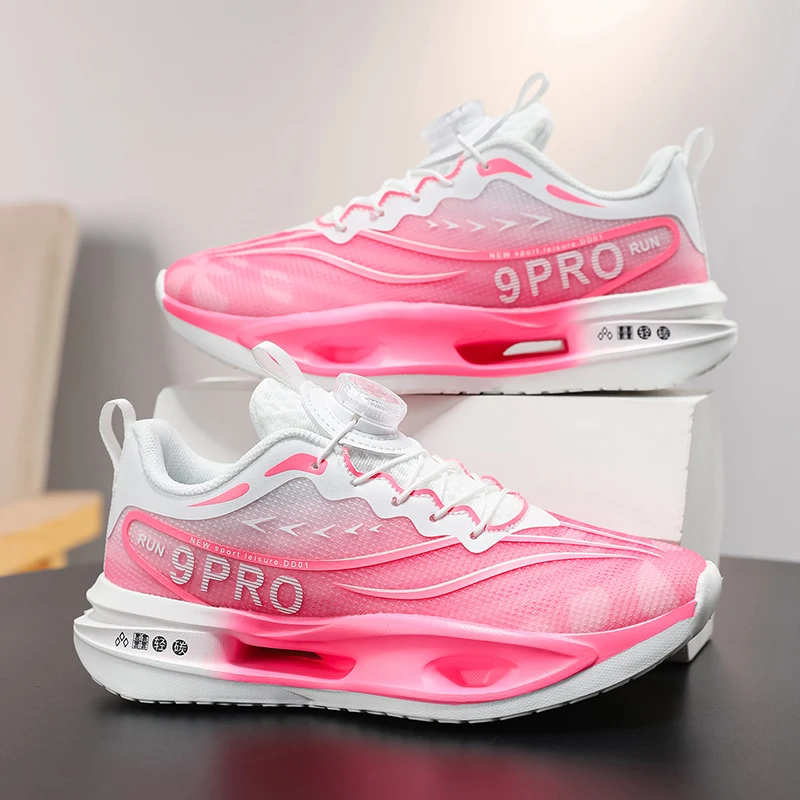 Новые амортизирующие кроссовки для детей, легкая спортивная обувь, дышащие повседневные кроссовки, нескользящие уличные тренировочные кроссовки для мальчиков и девочек
Новые амортизирующие кроссовки для детей, легкая спортивная обувь, дышащие повседневные кроссовки, нескользящие уличные тренировочные кроссовки для мальчиков и девочек