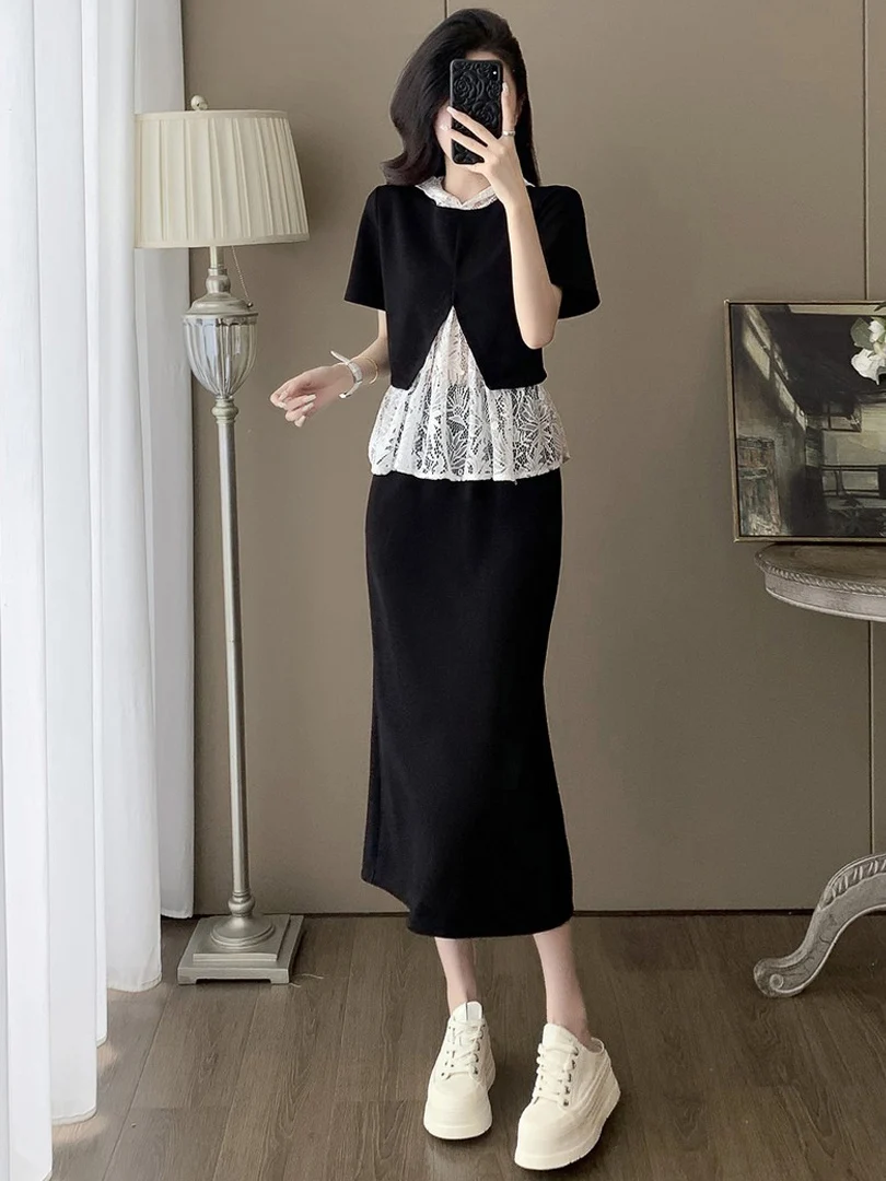 Black Lace Short Sleeve Top And Half Skirt Two-Piece Set Women's Fashionable Summer Outfit Design Sense Elegant Matching Set
Black Lace Short Sleeve Top And Half Skirt Two-Piece Set Women's Fashionable Summer Outfit Design Sense Elegant Matching Set