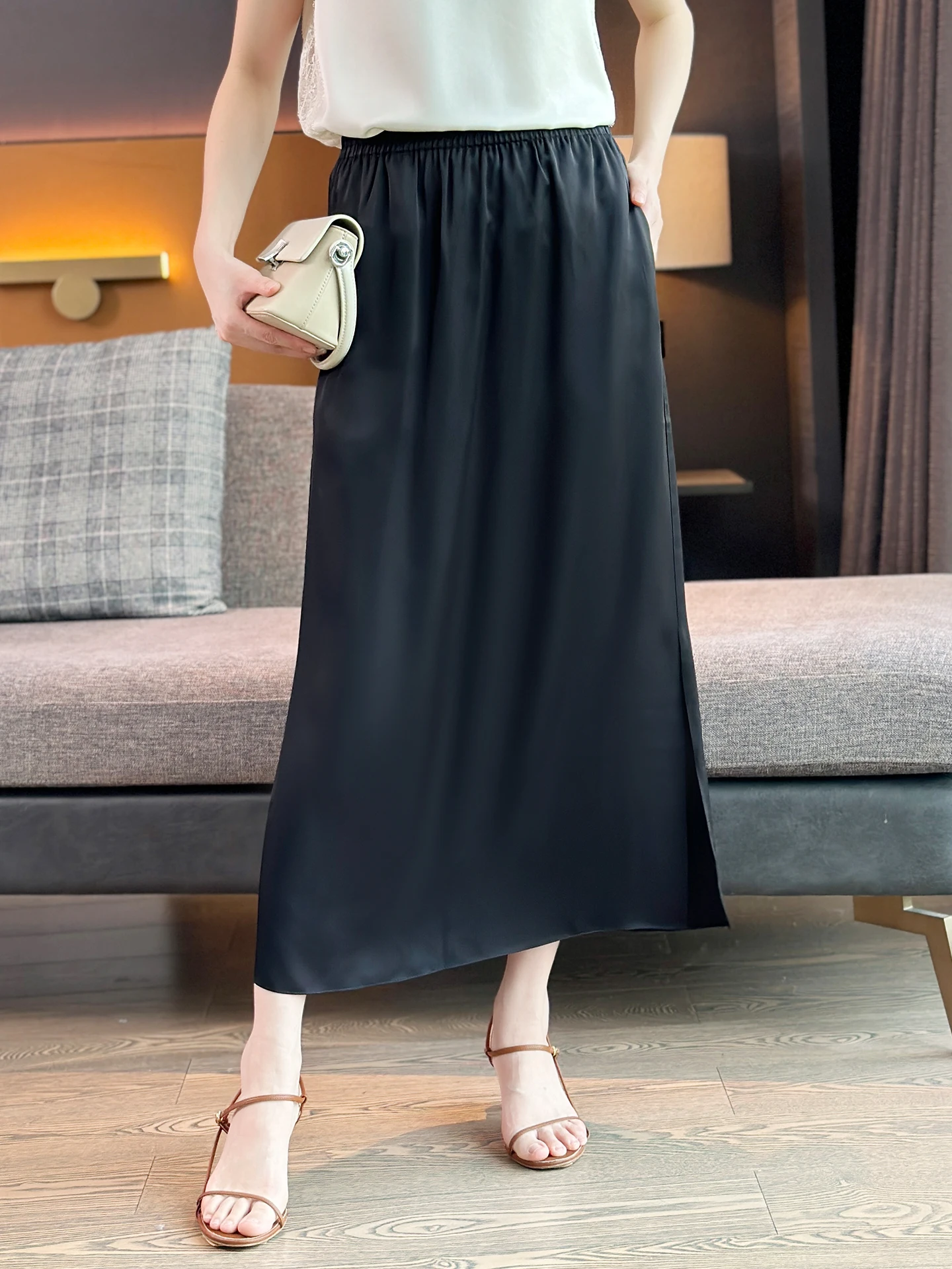 Zuozhujia Silk Satin Elastic Waist Side Slit True Silk Half Skirt Women's Commute Simple Style Skin-friendly Breezy Skirt
Zuozhujia Silk Satin Elastic Waist Side Slit True Silk Half Skirt Women's Commute Simple Style Skin-friendly Breezy Skirt