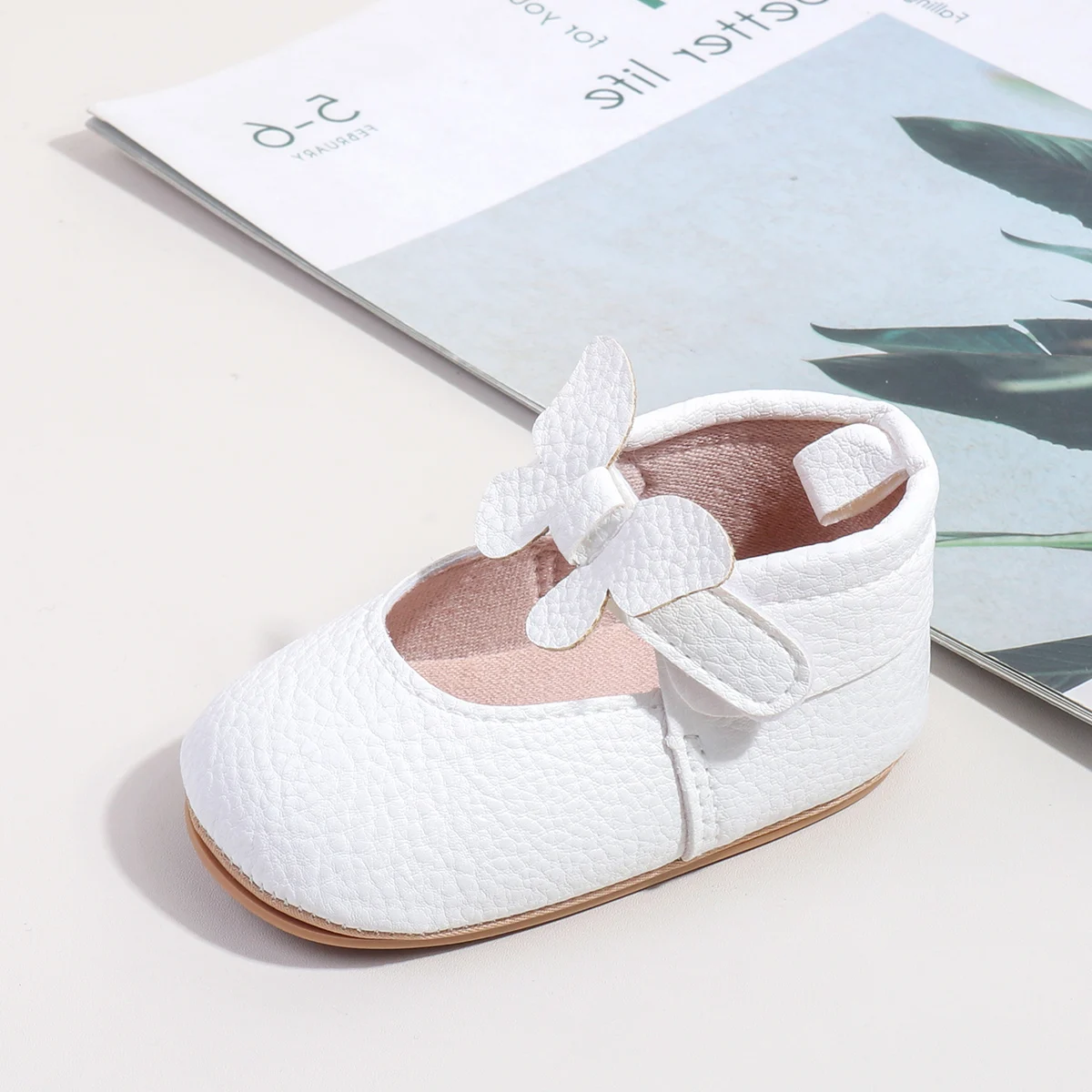 2025 Baby Girls Spring And Autumn First Walking Indoor Outdoor Toddler Shoes For 0-18M Princess Shoes TPR Sole
2025 Baby Girls Spring And Autumn First Walking Indoor Outdoor Toddler Shoes For 0-18M Princess Shoes TPR Sole