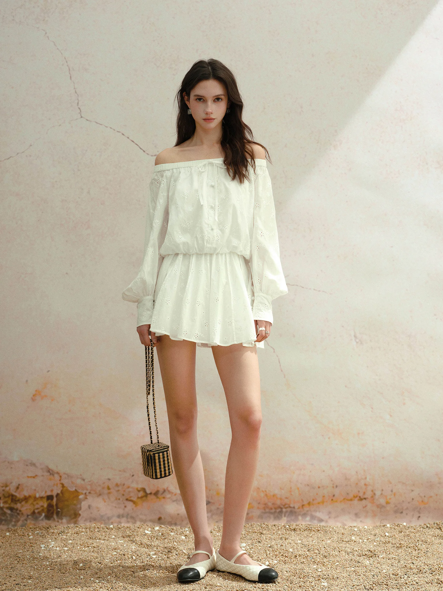 Топ на одно плечо MarcMoore из чистого хлопка с вышивкой, белый, с открытым плечом, весна-лето, новинка, свободный крой, французский стиль
Топ на одно плечо MarcMoore из чистого хлопка с вышивкой, белый, с открытым плечом, весна-лето, новинка, свободный крой, французский стиль