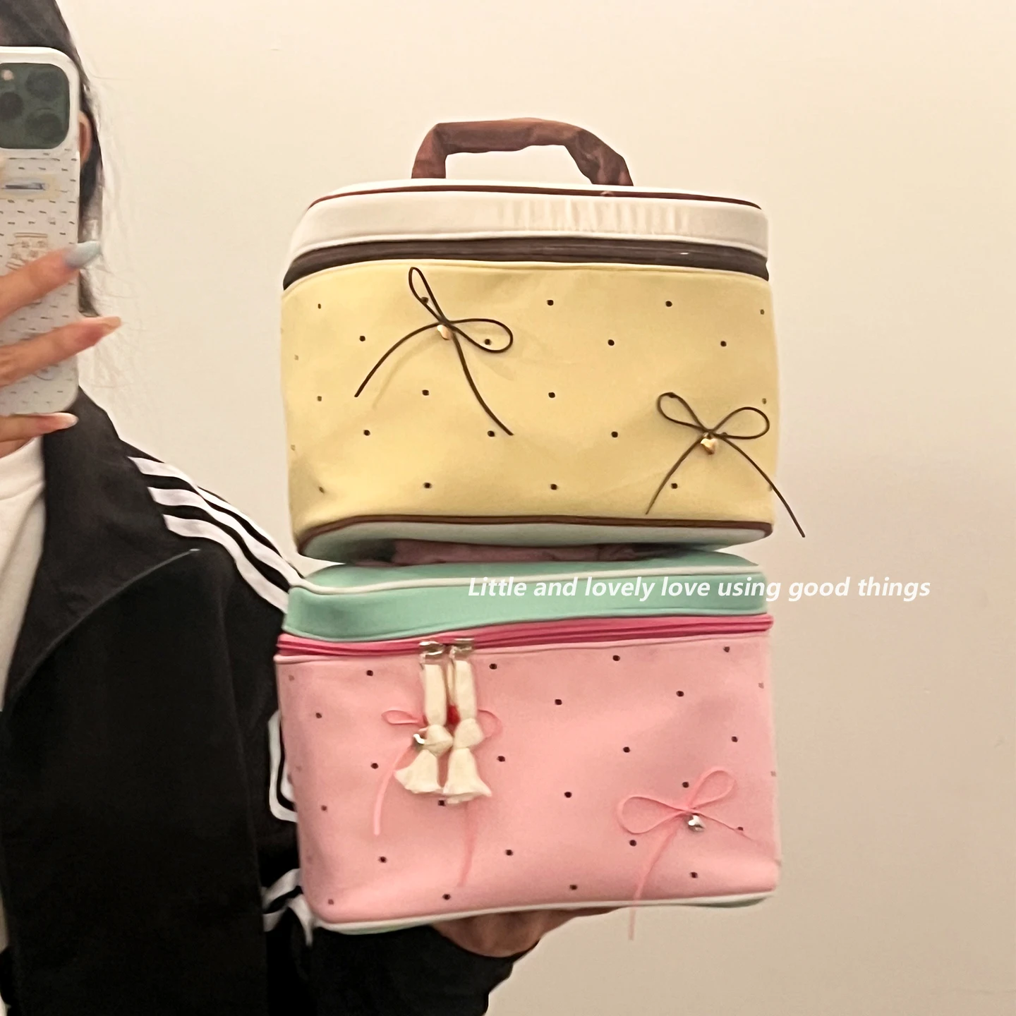 Makeup Bag For Women 2025 New High-end Large Capacity Portable Outdoor Portable Travel Skincare Product Partition Storage Bag
Makeup Bag For Women 2025 New High-end Large Capacity Portable Outdoor Portable Travel Skincare Product Partition Storage Bag